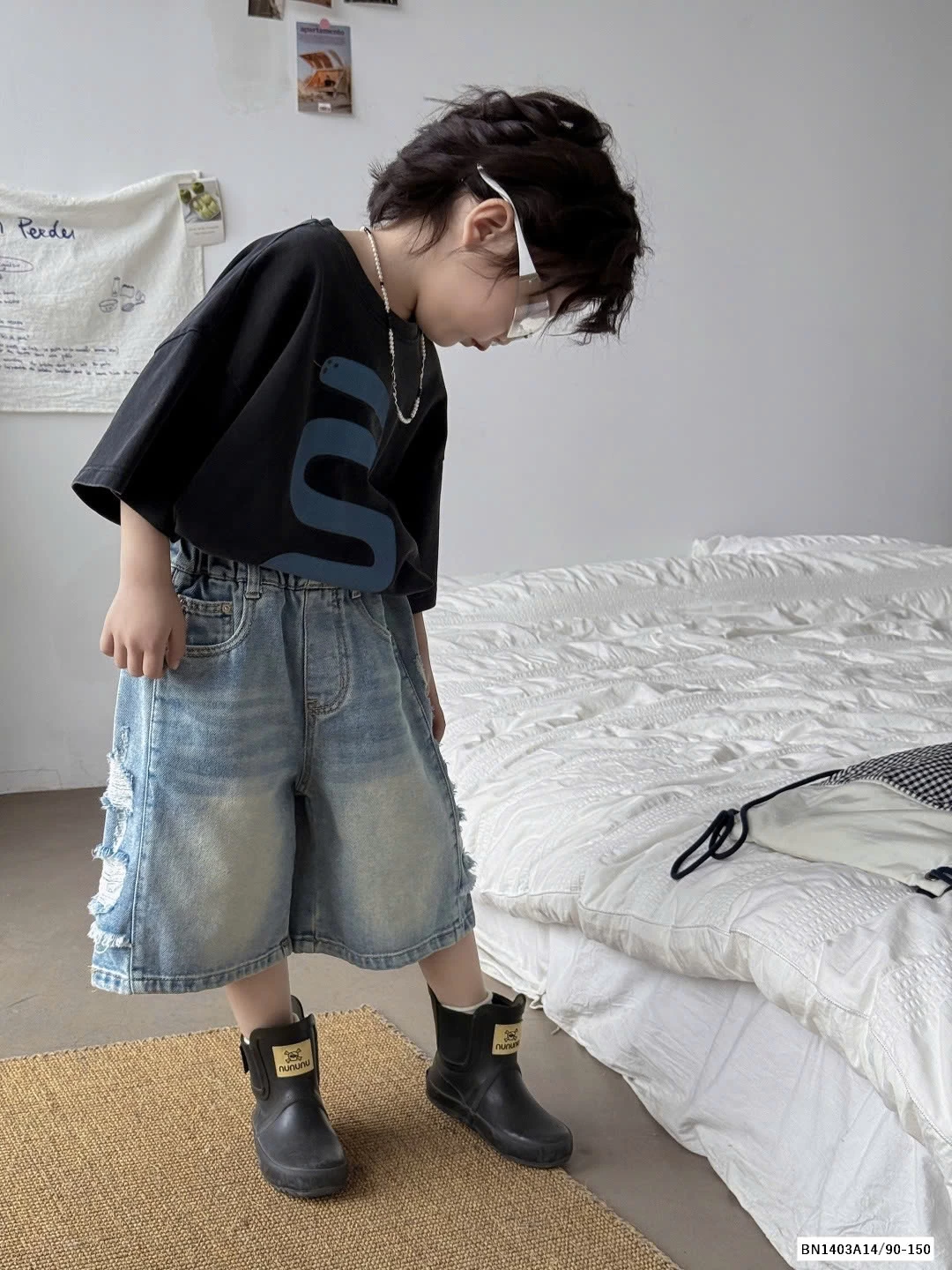 SHORT JEANS RÁCH BÊN