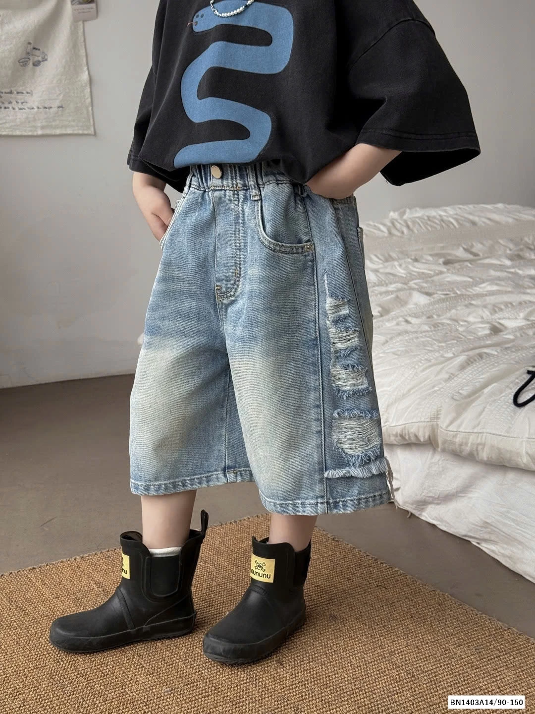 SHORT JEANS RÁCH BÊN