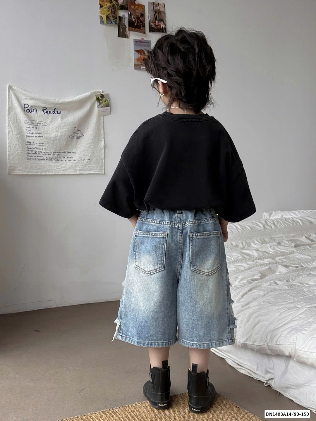 SHORT JEANS RÁCH BÊN