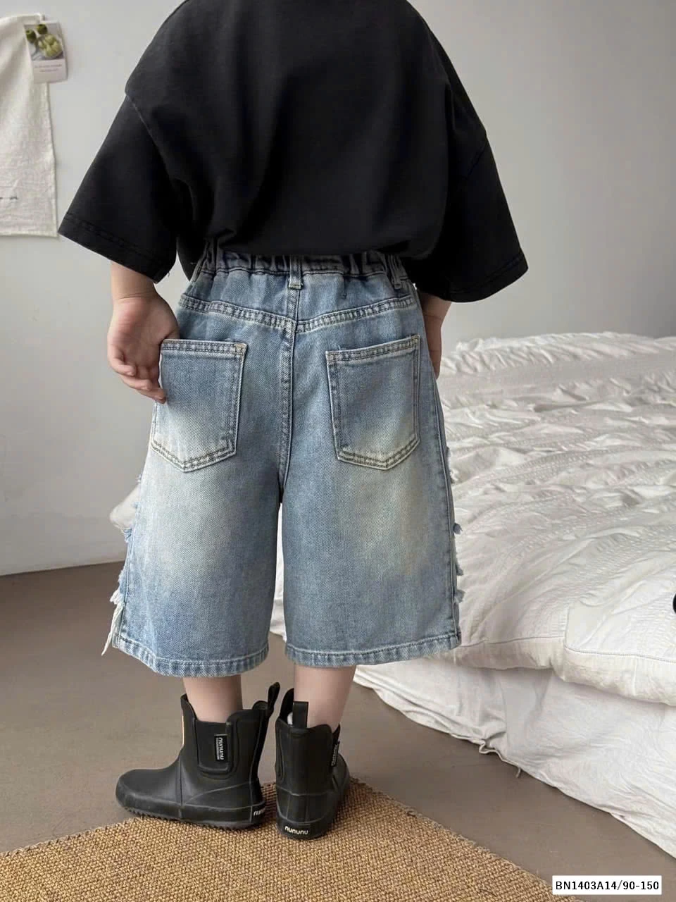 SHORT JEANS RÁCH BÊN
