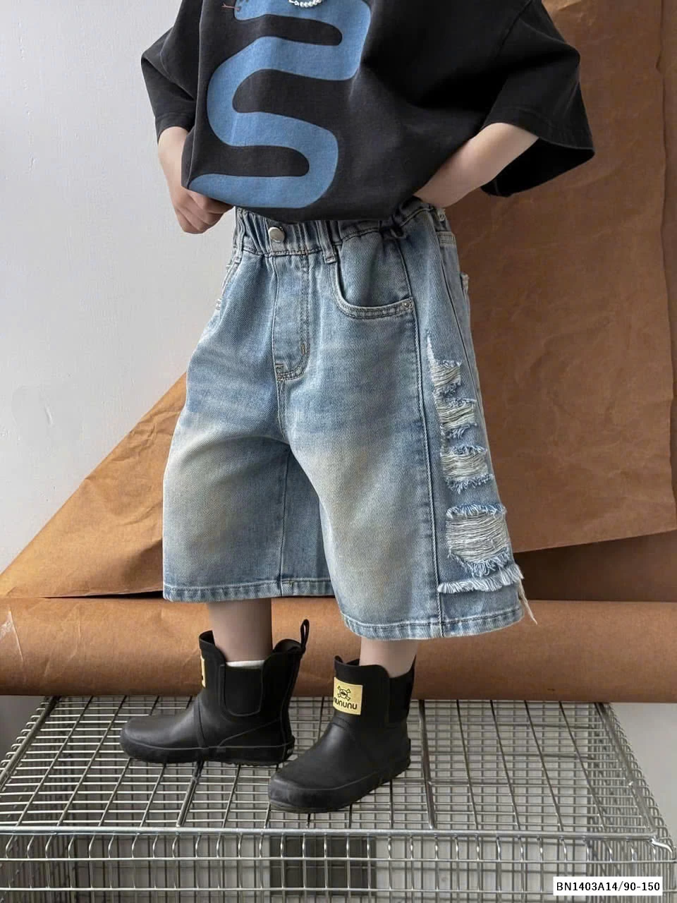 SHORT JEANS RÁCH BÊN