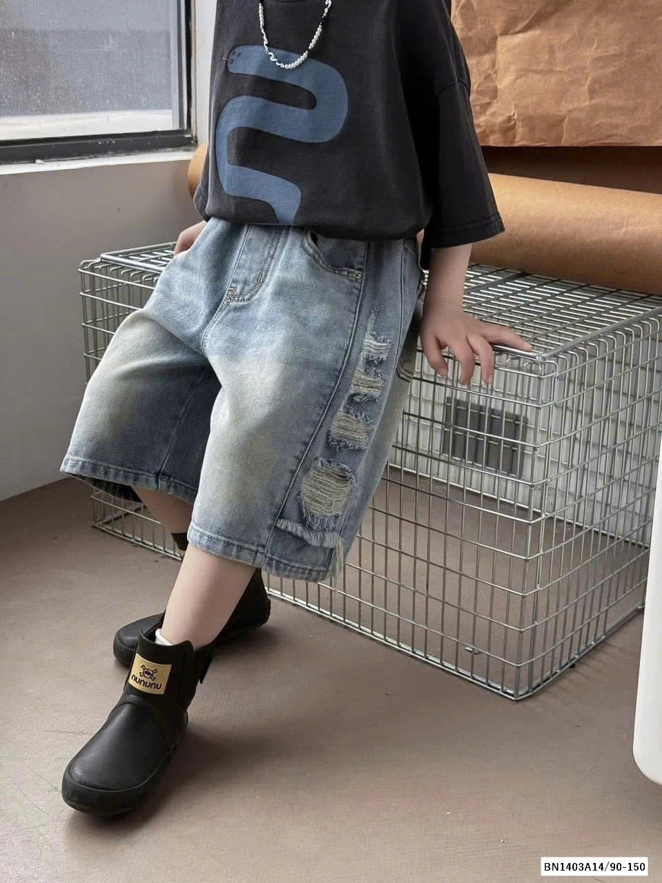 SHORT JEANS RÁCH BÊN