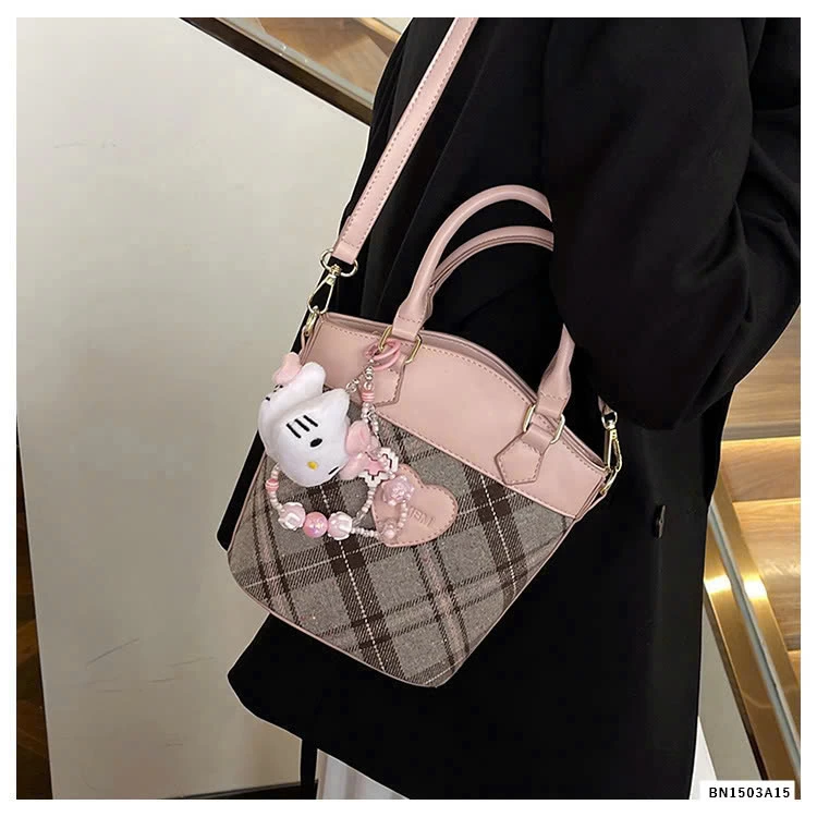 TÚI XÁCH NỮ KÈM MÓC KHÓA