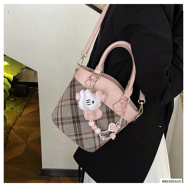 TÚI XÁCH NỮ KÈM MÓC KHÓA