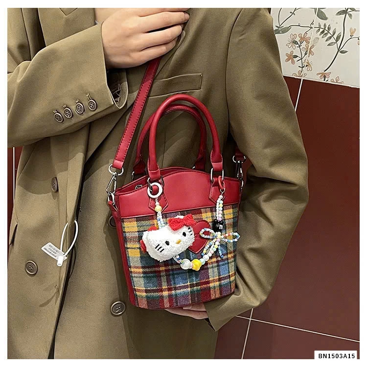 TÚI XÁCH NỮ KÈM MÓC KHÓA