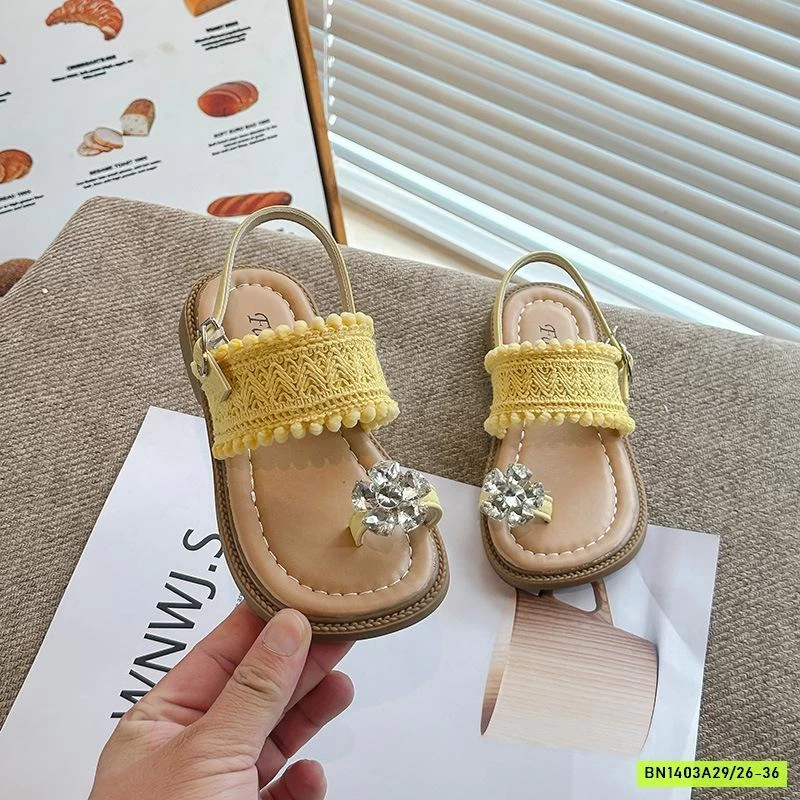 SANDAL XỎ NGÓN QUAI REN