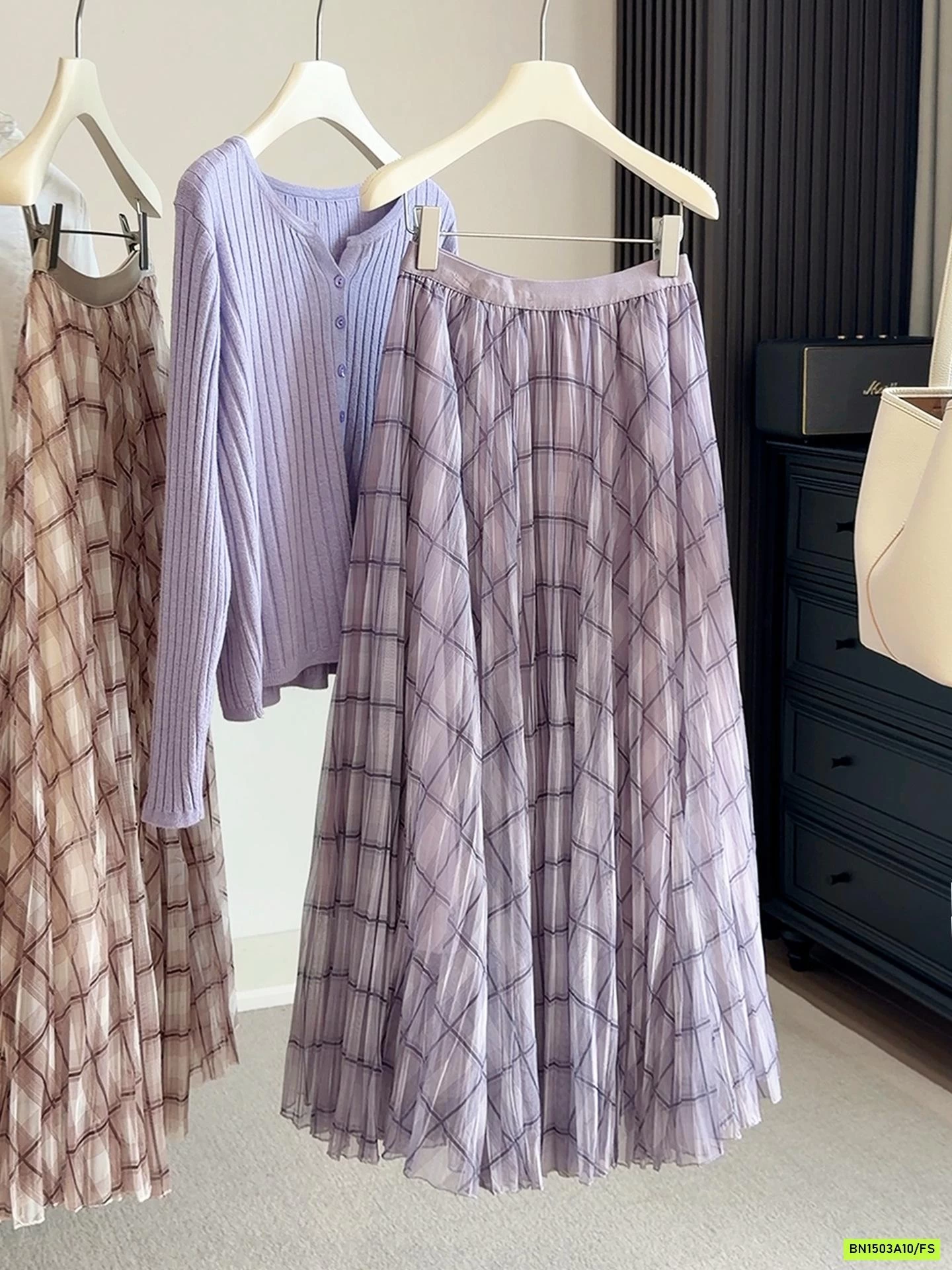 CHÂN VÁY VOAN KẺ ANNA