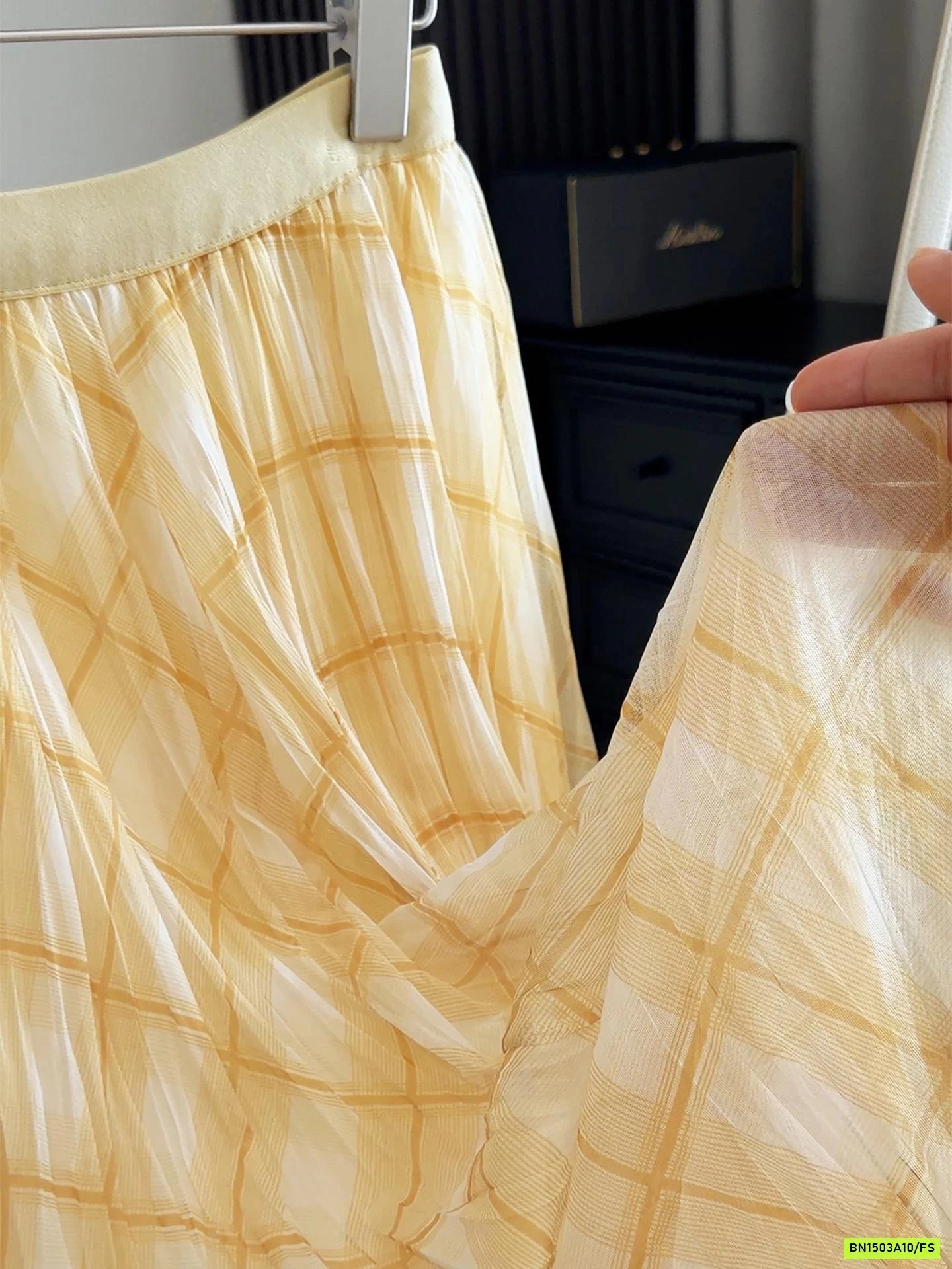 CHÂN VÁY VOAN KẺ ANNA