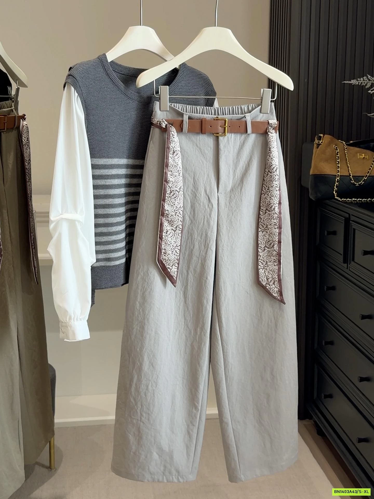 QUẦN NỮ KÈM KHĂN ANNA