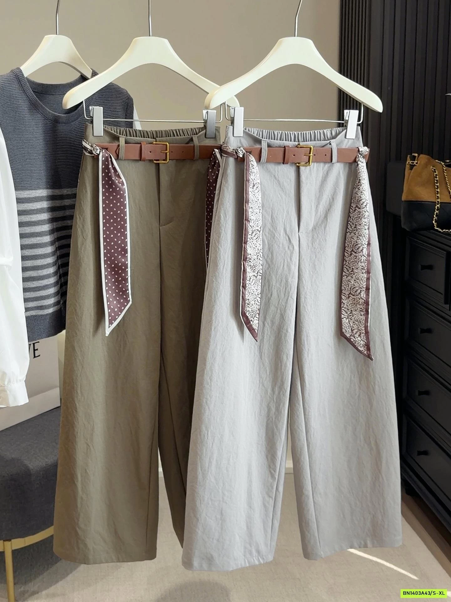 QUẦN NỮ KÈM KHĂN ANNA