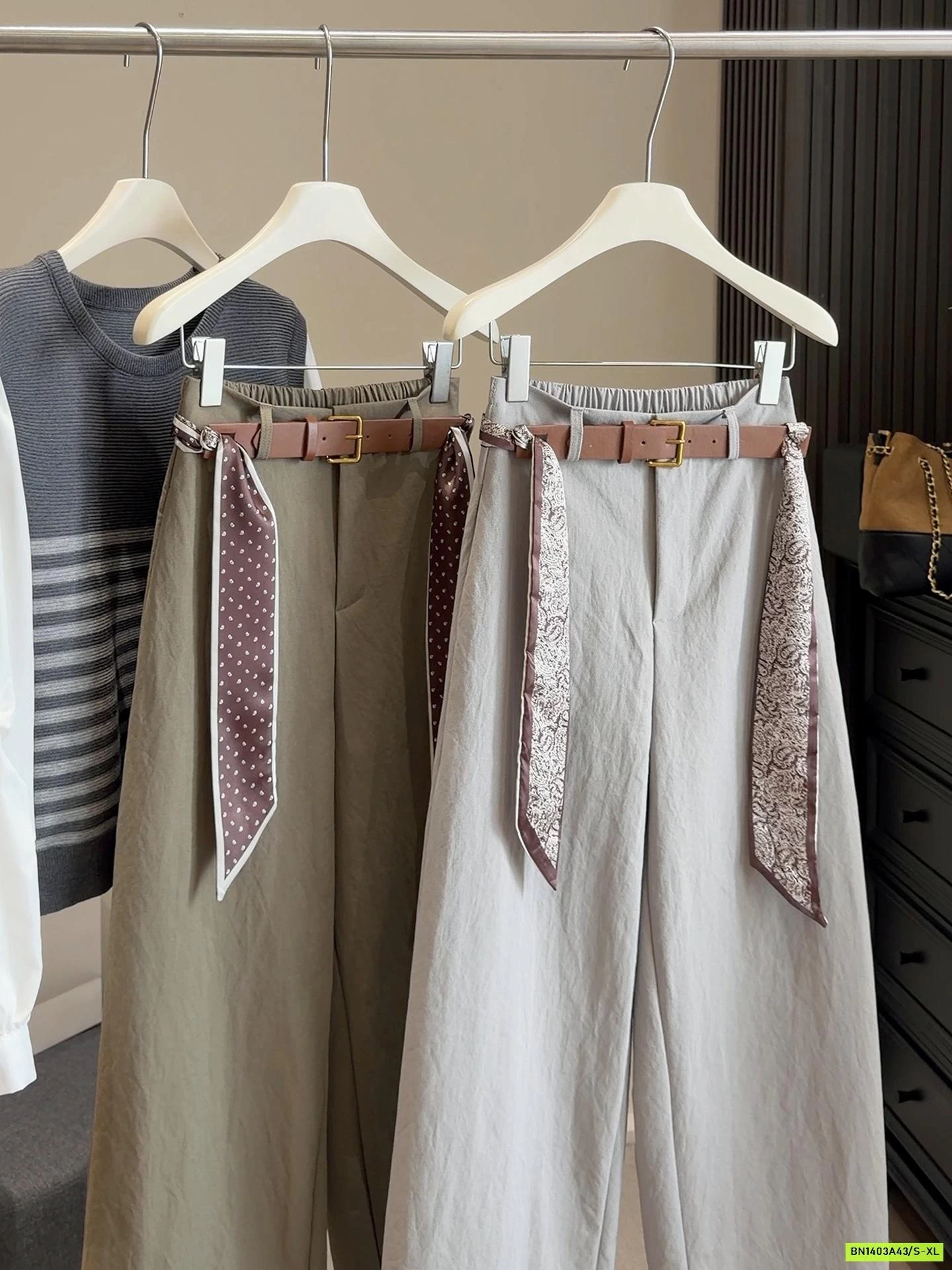 QUẦN NỮ KÈM KHĂN ANNA