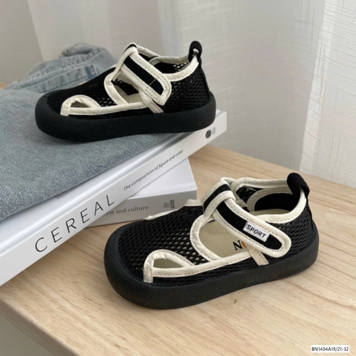 GIÀY LƯỚI QUAI DÁN