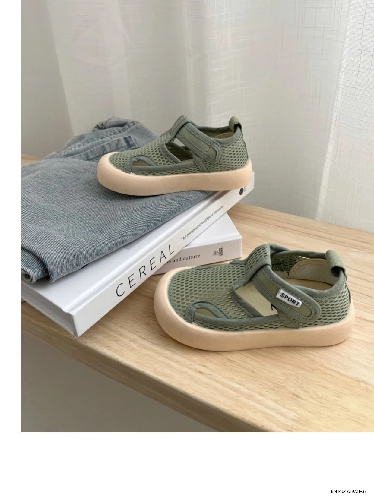 GIÀY LƯỚI QUAI DÁN