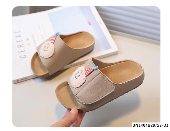 DÉP LÊ QUAI DÁN DỄ THƯƠNG