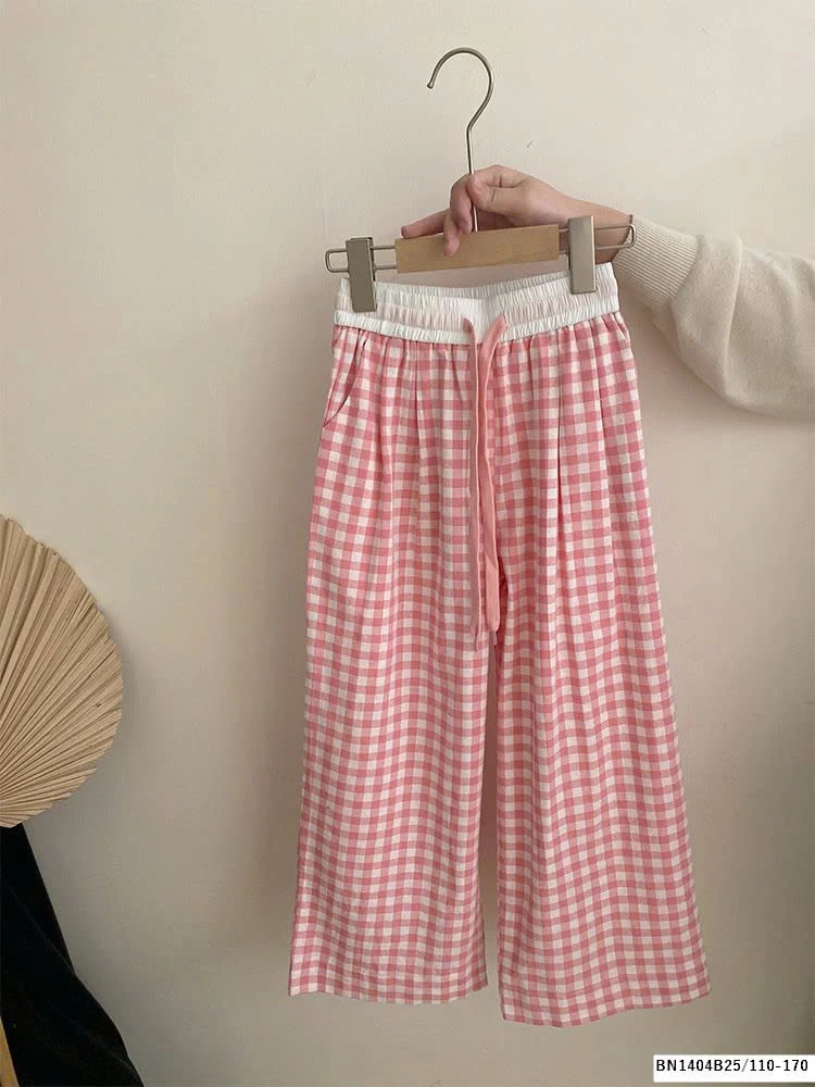 SÉT ÁO THUN IN NƠ MIX QUẦN CARO HỒNG