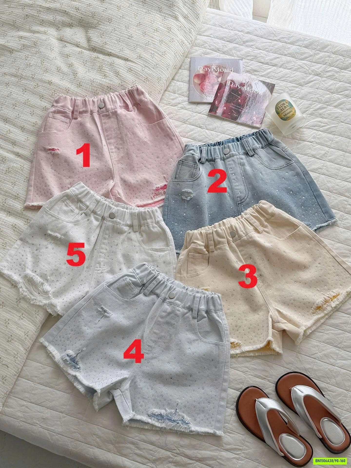 SHORT JEANS RÁCH GẤU ĐÍNH ĐÁ