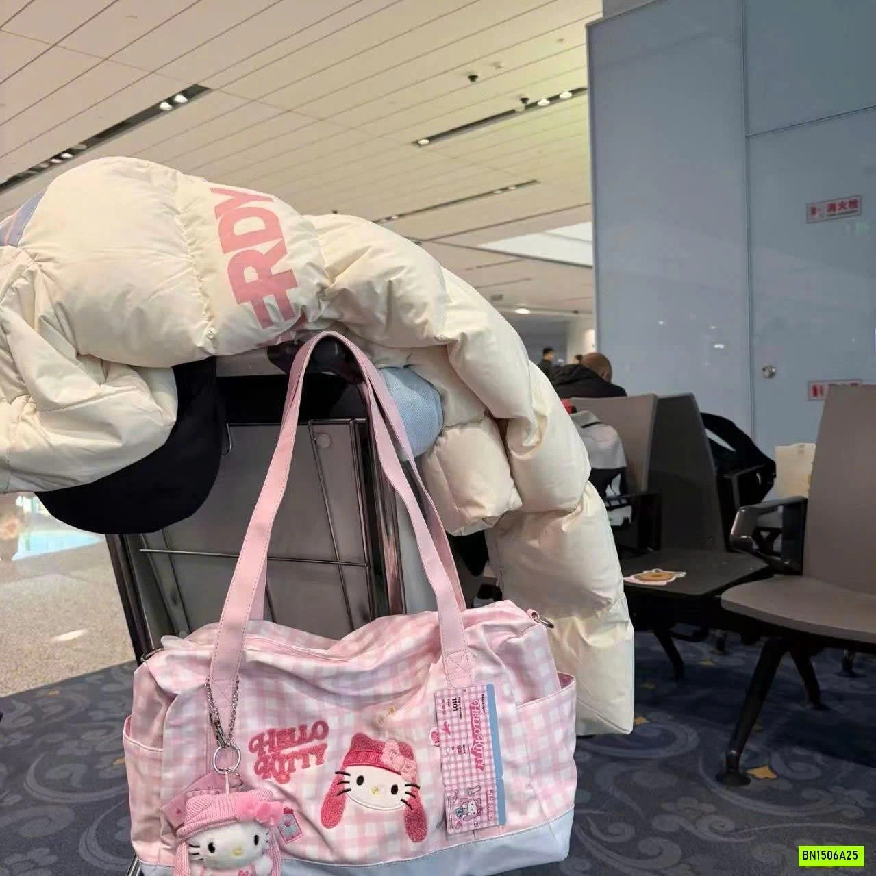 TÚI DU LỊCH KITTY HỒNG