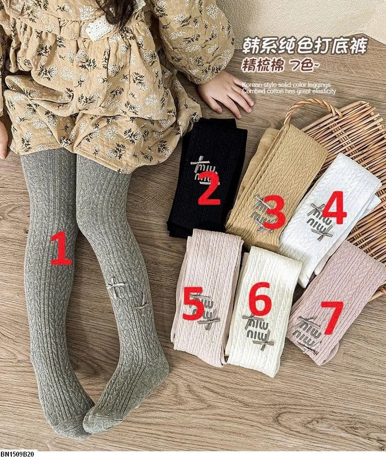 QUẦN TẤT MIU MIU GẮN NƠ