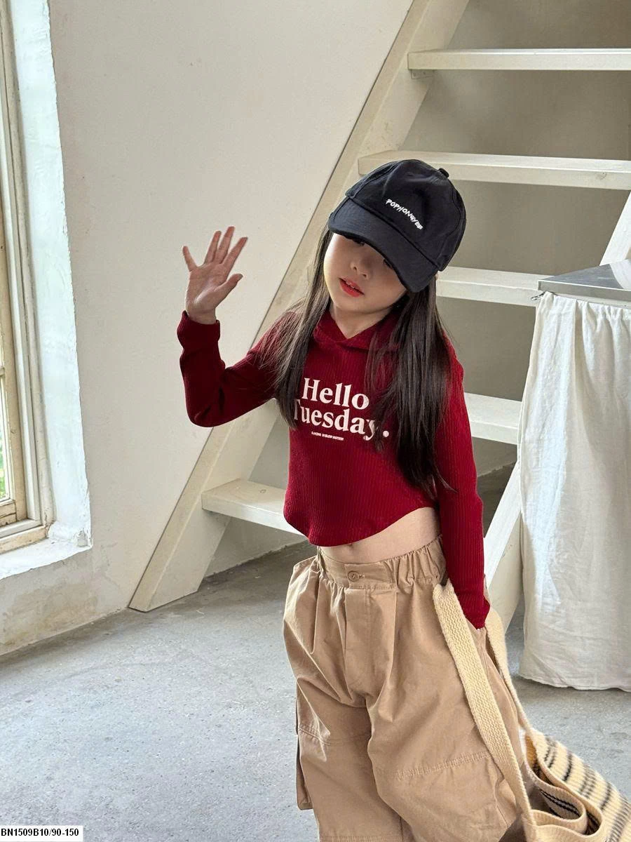 ÁO CROPTOP LIỀN MŨ IN CHỮ HELLO