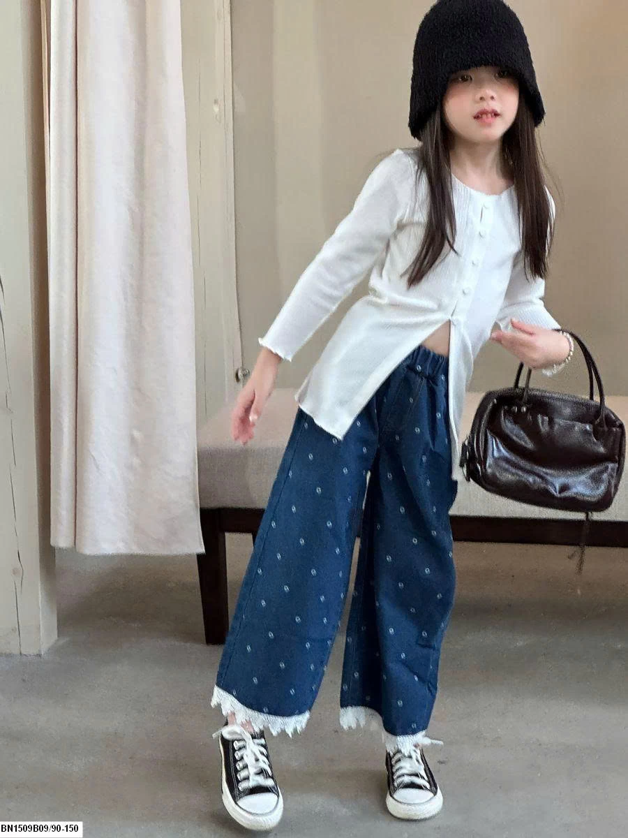 Quần jean phối ren chấm bi