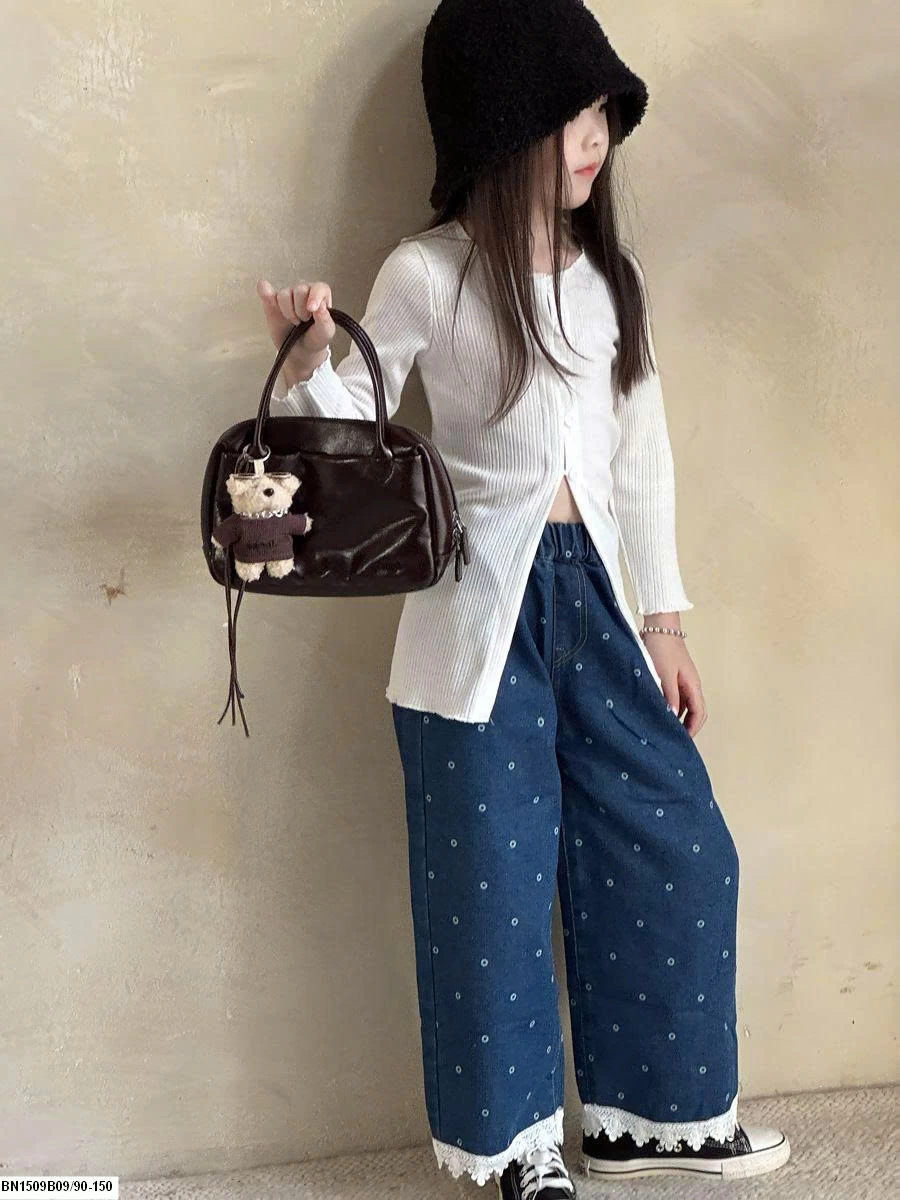 Quần jean phối ren chấm bi