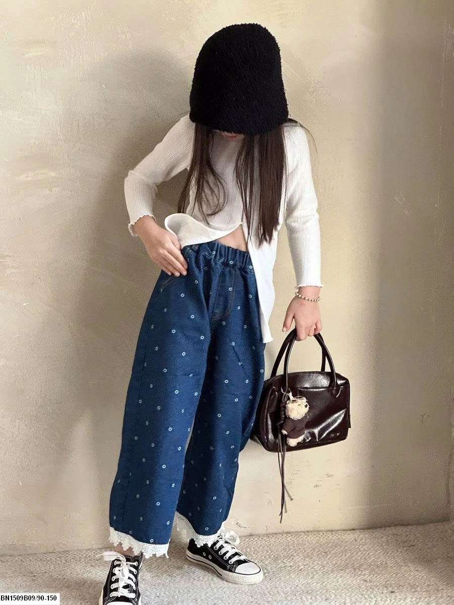 Quần jean phối ren chấm bi