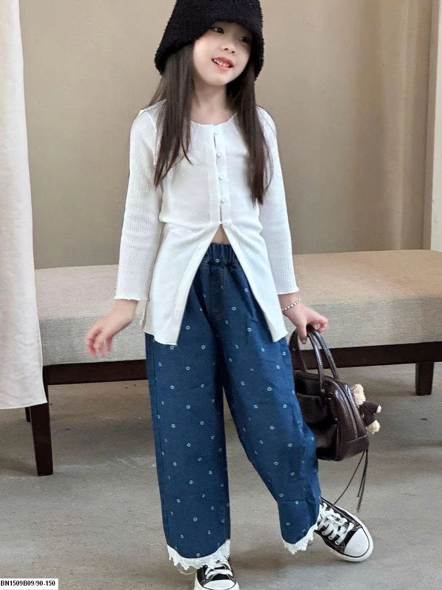 Quần jean phối ren chấm bi
