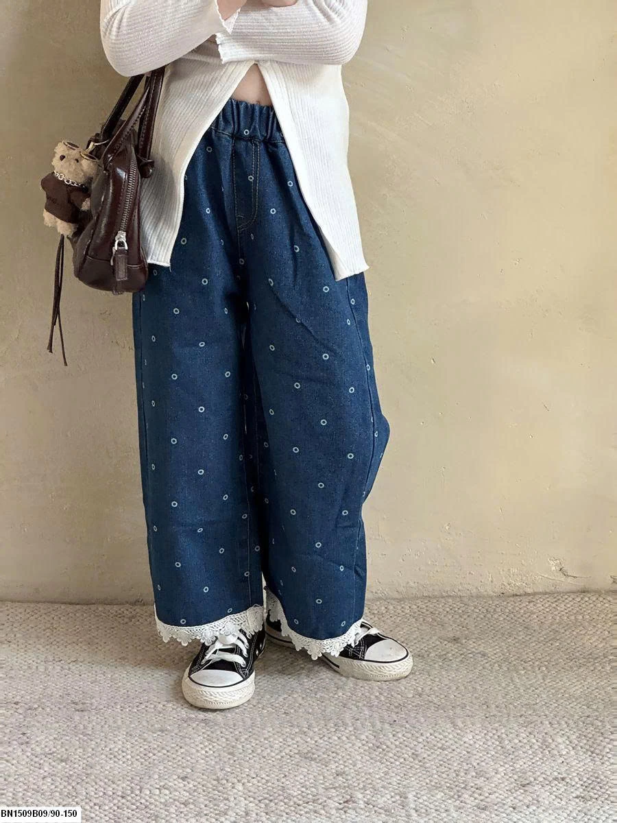 Quần jean phối ren chấm bi