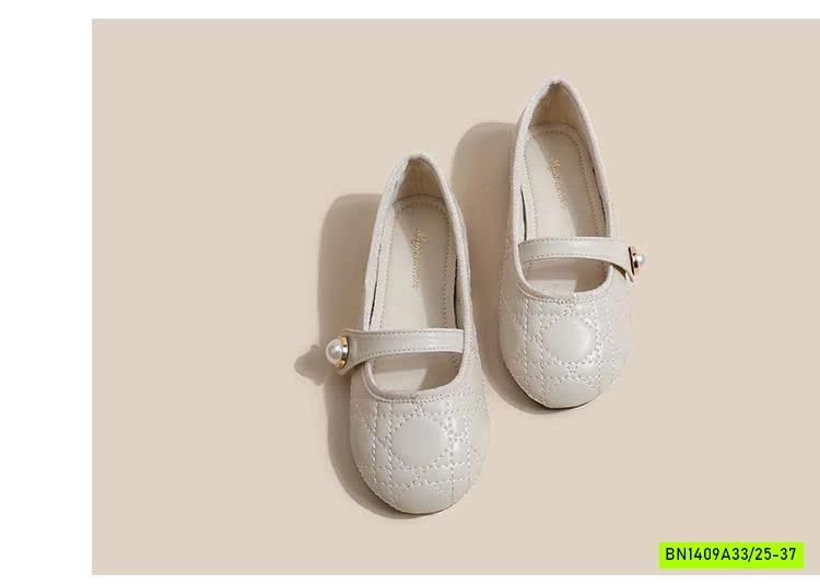 GIÀY BỆT TRẦN TRÁM