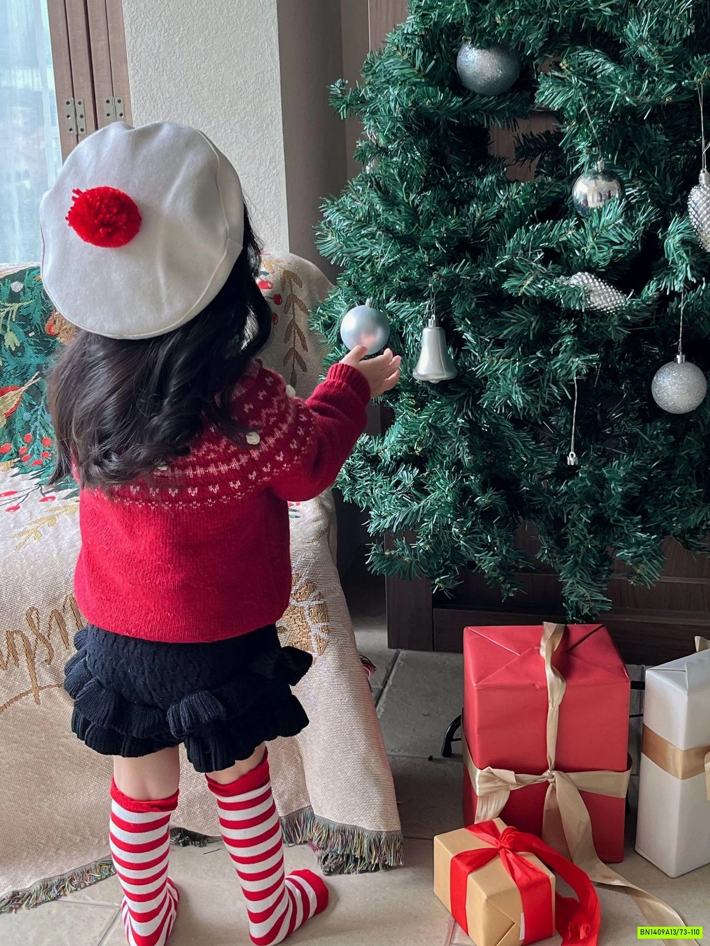 ÁO LEN ĐỎ HỌA TIẾT