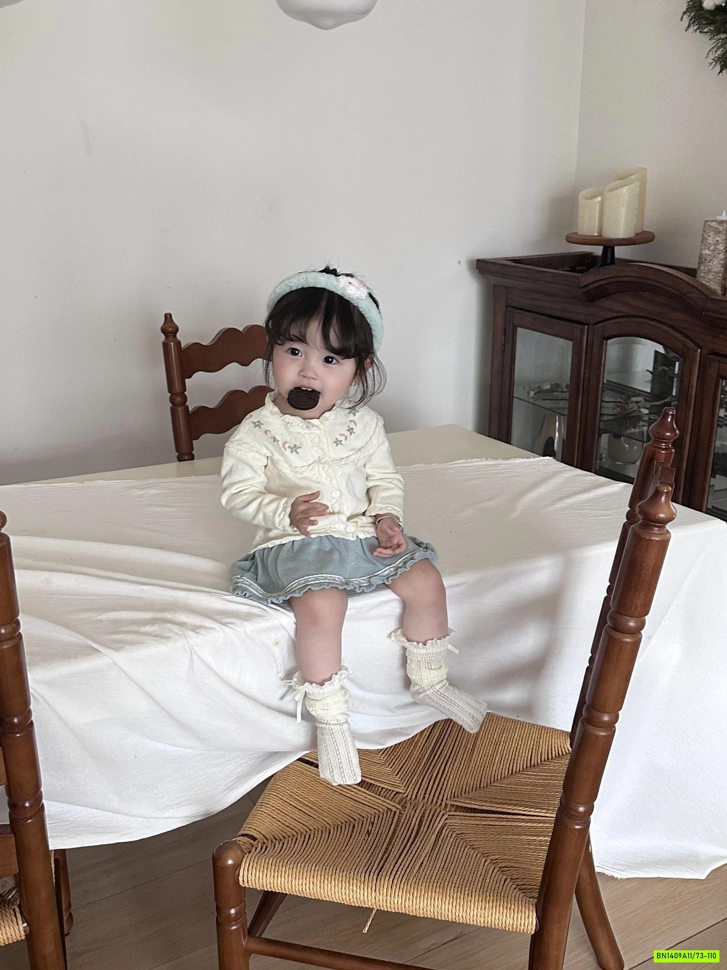 KHOÁC LEN THÊU HOA CUTEMILY