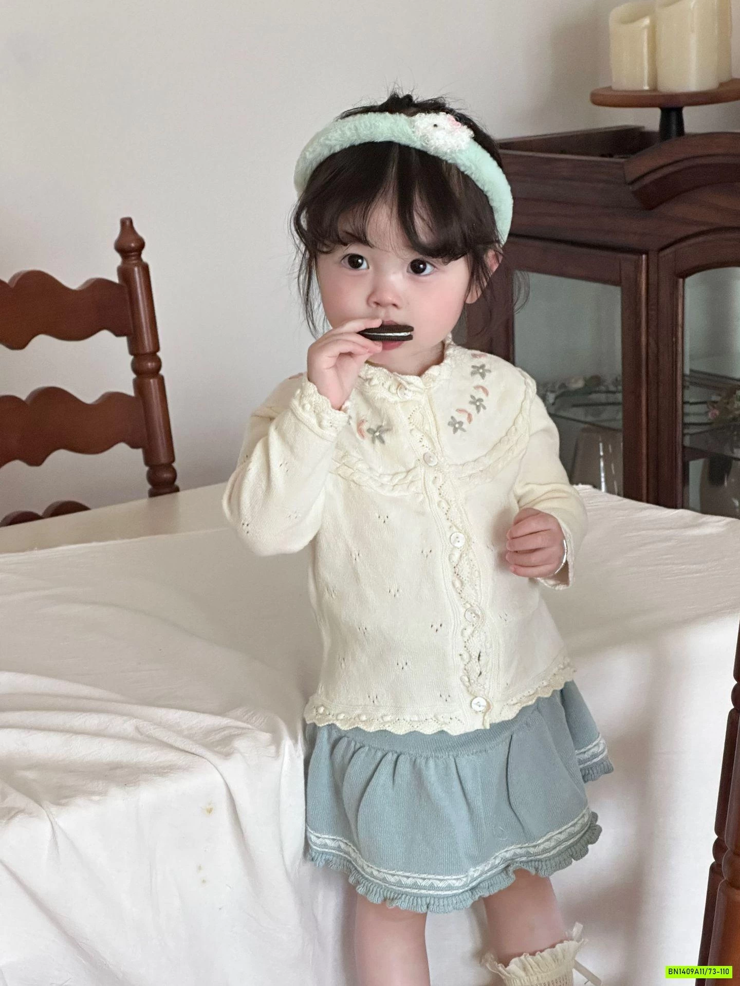 KHOÁC LEN THÊU HOA CUTEMILY