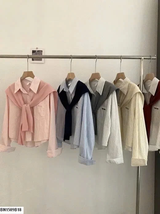 ÁO SƠ MI KẺ KÈM KHĂN SIÊU XINH