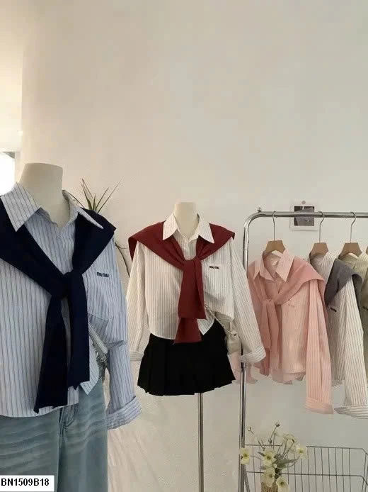 ÁO SƠ MI KẺ KÈM KHĂN SIÊU XINH