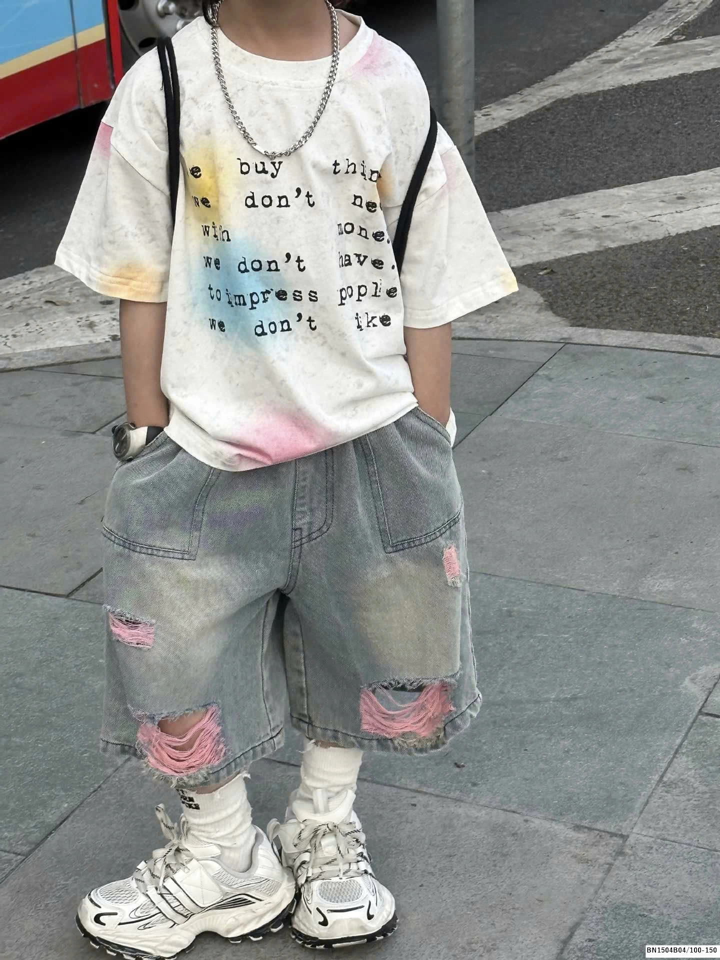 SÉT ÁO CHỮ SƠN MÀU MIX QUẦN JEAN RÁCH CHỈ HỒNG