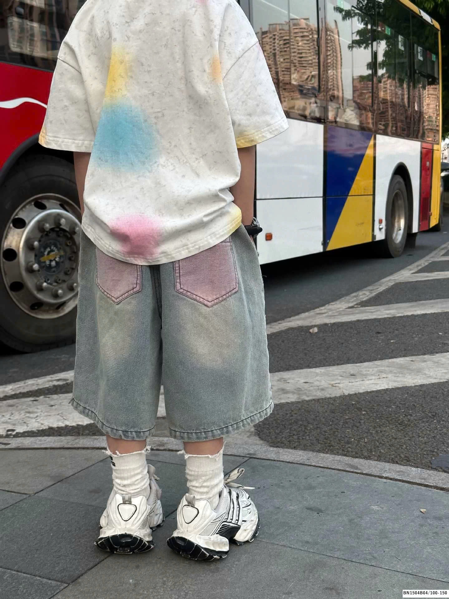 SÉT ÁO CHỮ SƠN MÀU MIX QUẦN JEAN RÁCH CHỈ HỒNG