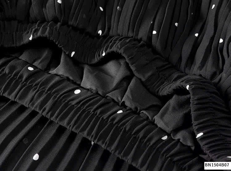 CHÂN VÁY CHẤM BI