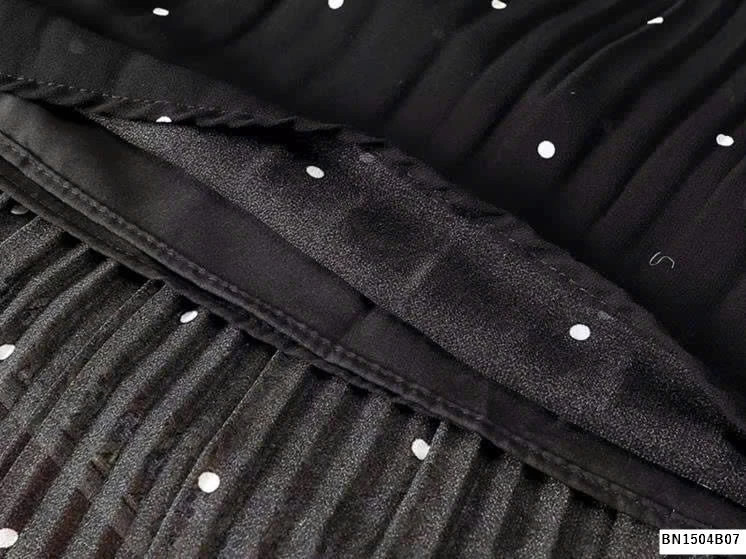 CHÂN VÁY CHẤM BI