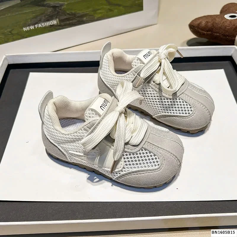 GIÀY THỂ THAO LƯỚI BUỘC DÂY