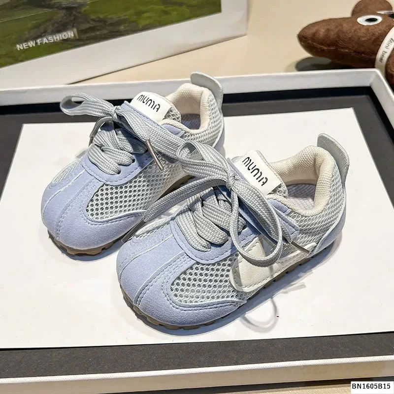 GIÀY THỂ THAO LƯỚI BUỘC DÂY