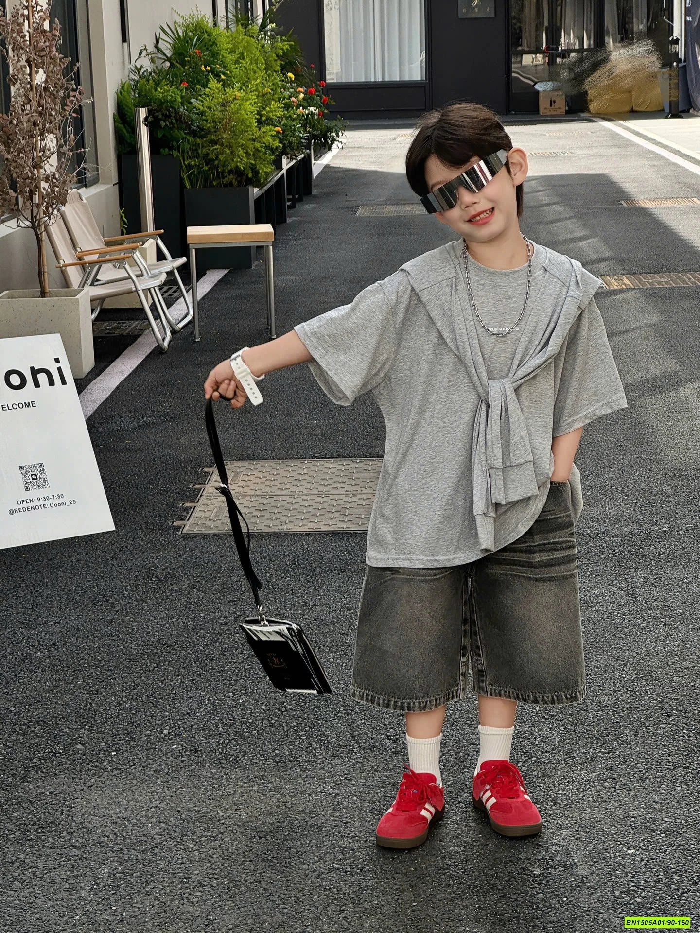 ÁO THUN KÈM CHOÀNG