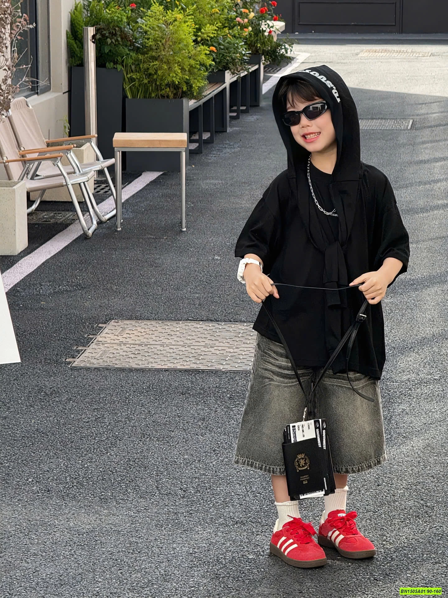 ÁO THUN KÈM CHOÀNG