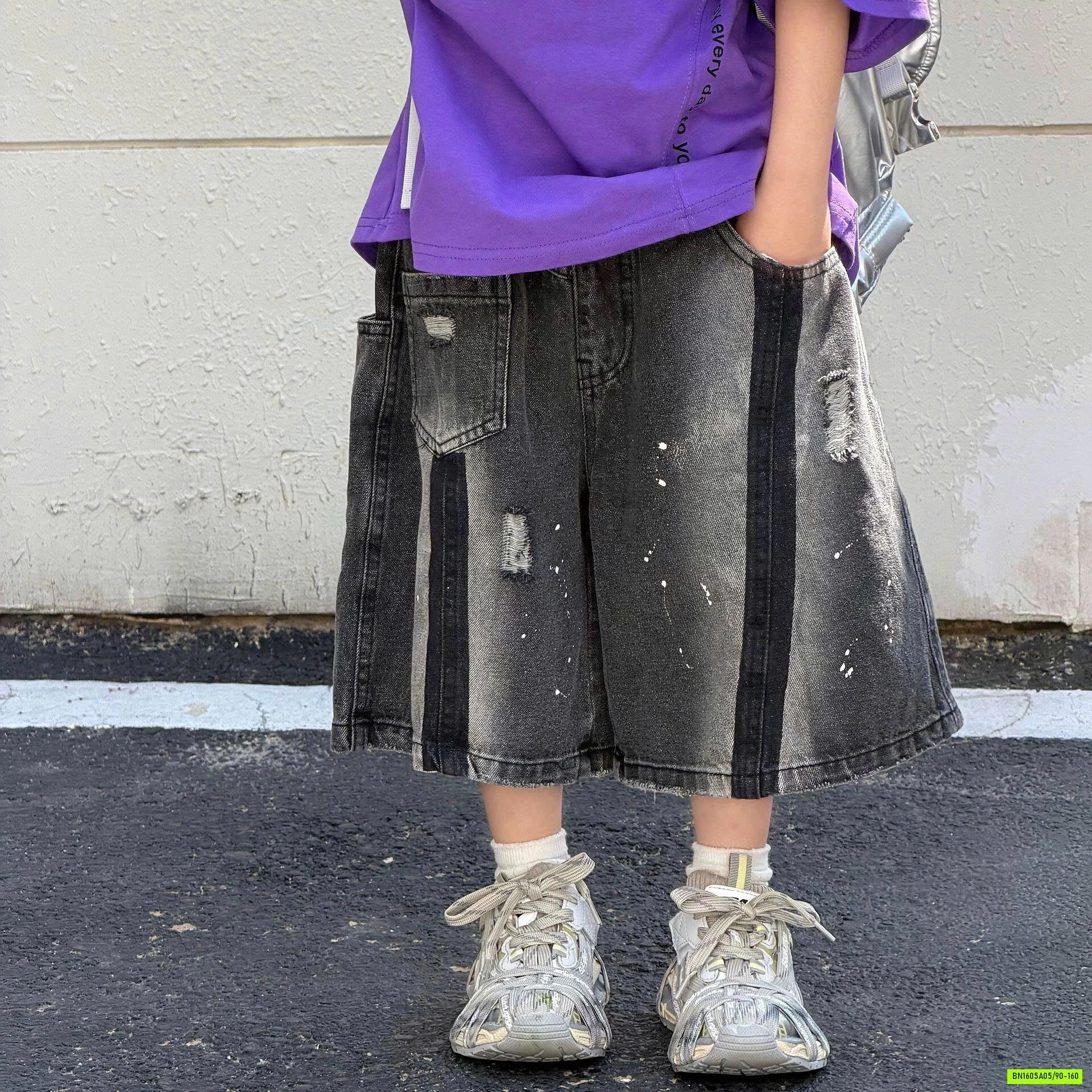 SHORT JEANS ĐEN LOANG VẢY SƠN FANSHU