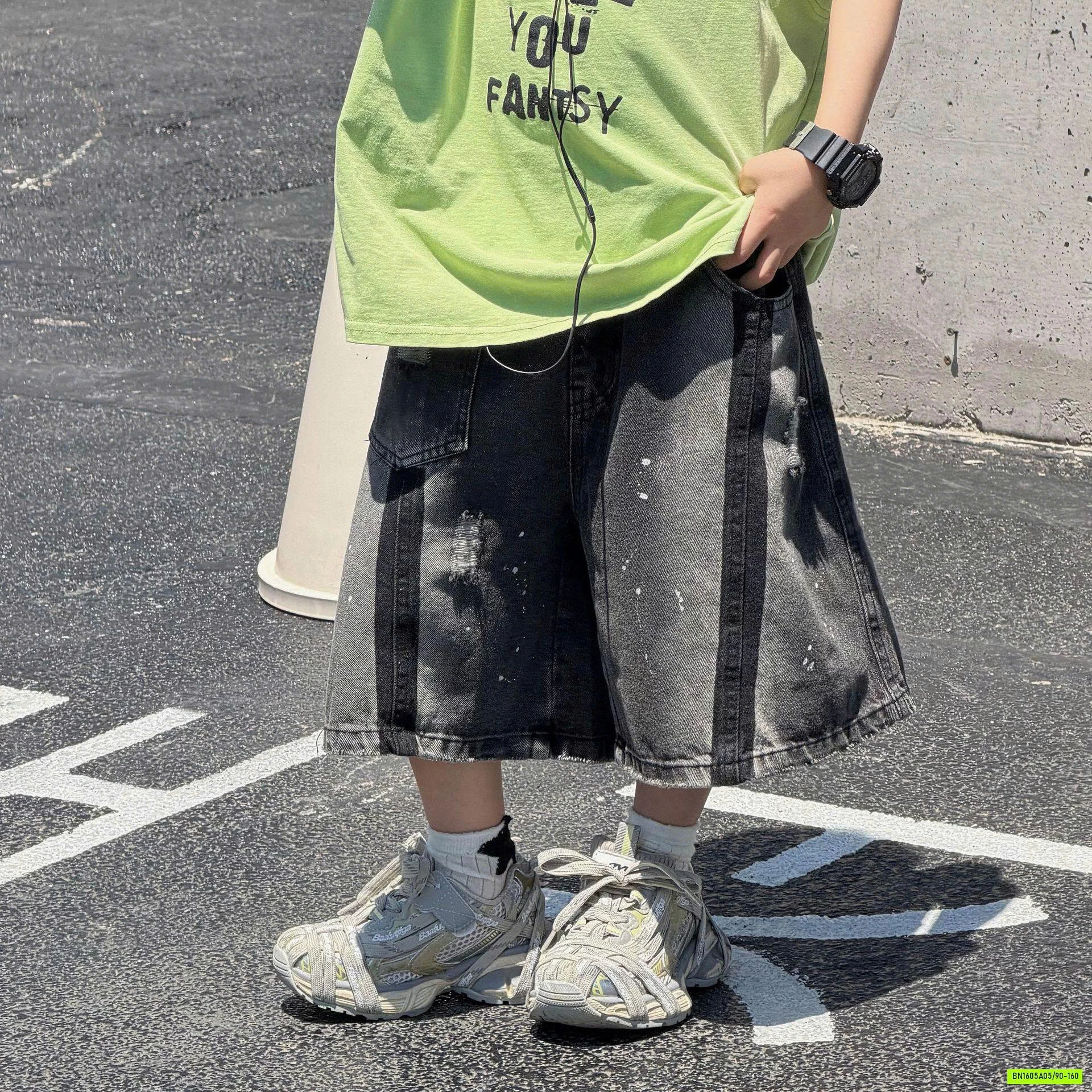 SHORT JEANS ĐEN LOANG VẢY SƠN FANSHU