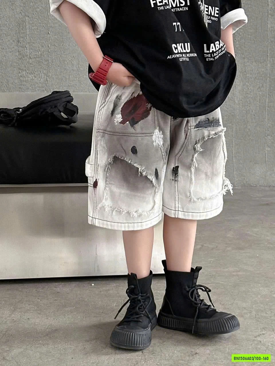 ÁO ĐEN IN CHỮ MIX SHORT LOANG