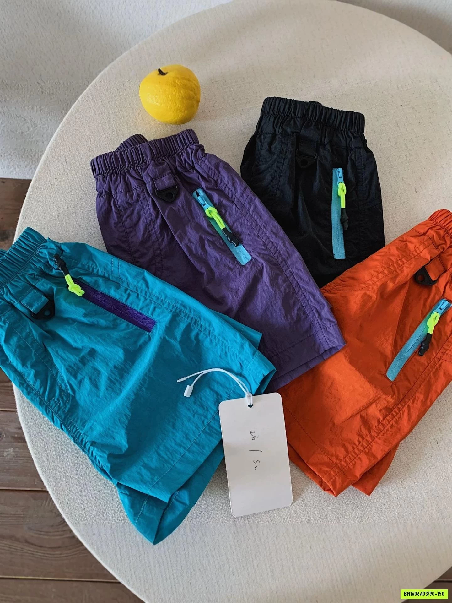 SHORT GIÓ PHỐI MÀU KHÓA