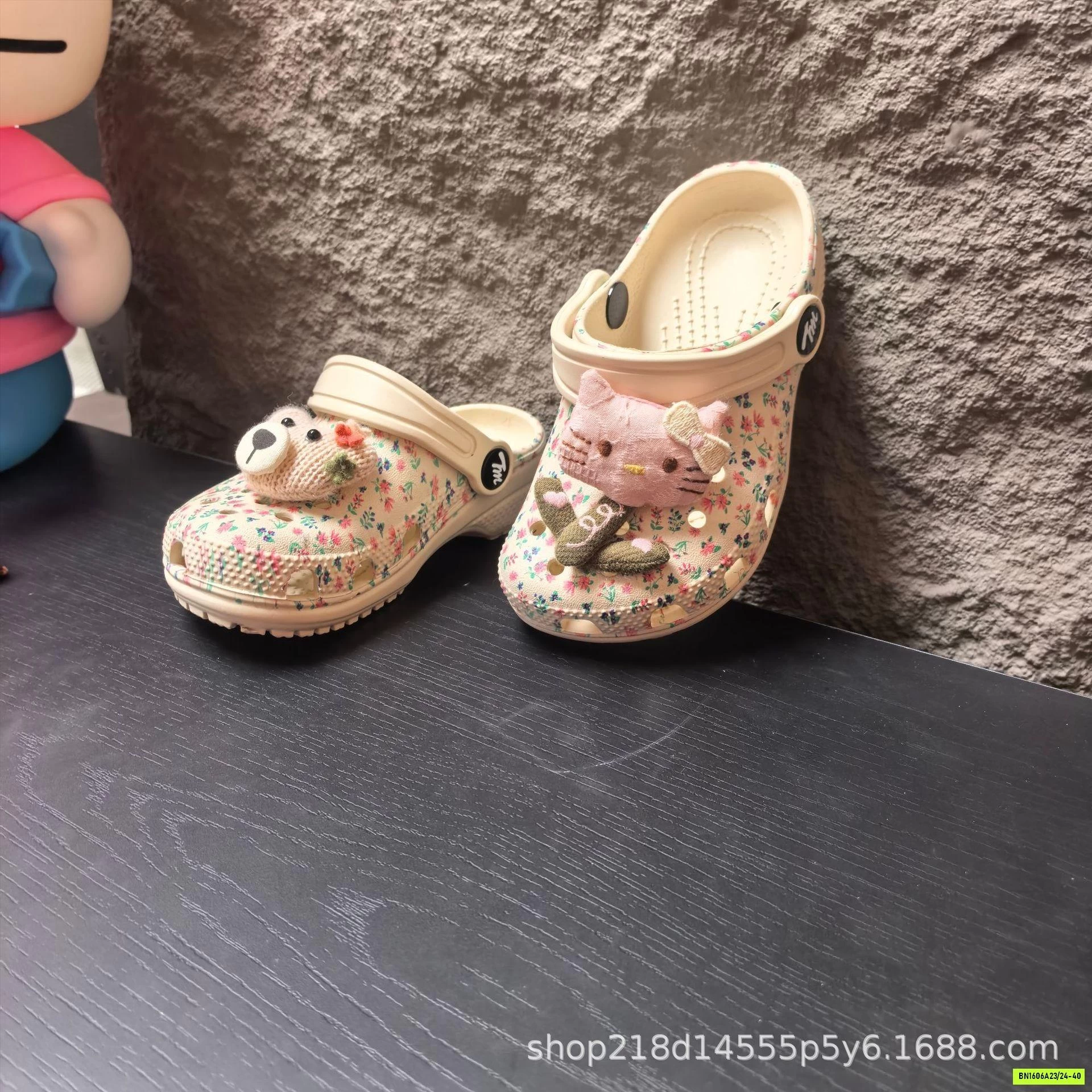 CROCS HOA NHÍ CHARM MÈO XINHHHH