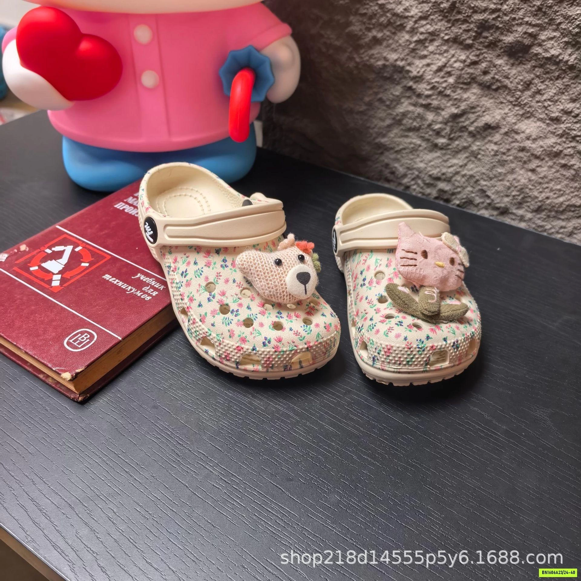 CROCS HOA NHÍ CHARM MÈO XINHHHH