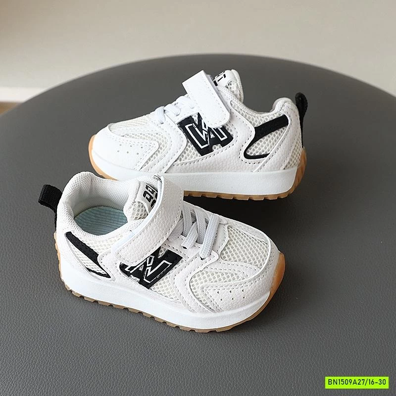 GIÀY THỂ THAO CHỮ N SZ NHÍ