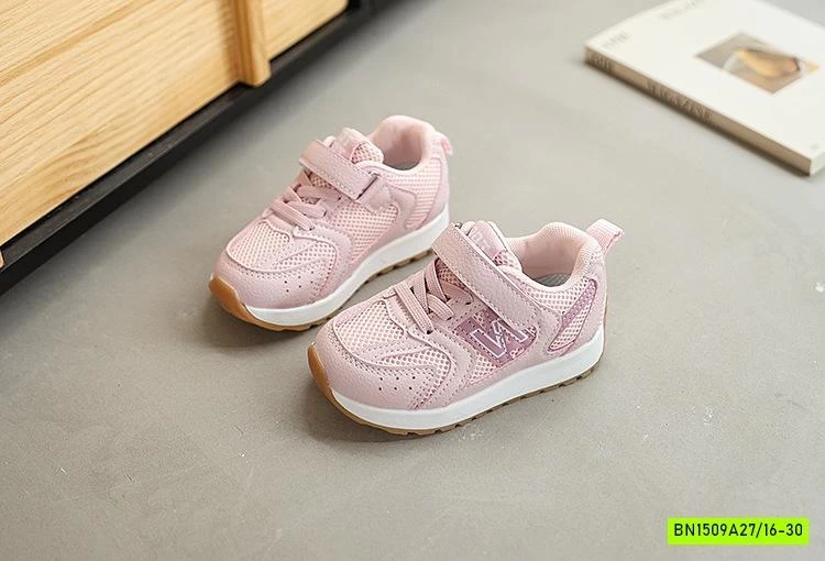 GIÀY THỂ THAO CHỮ N SZ NHÍ